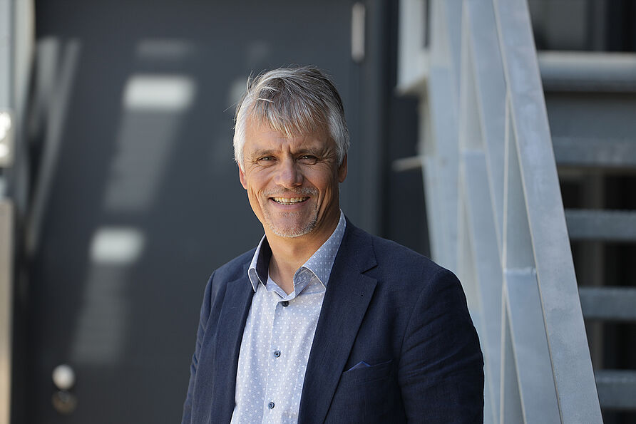 Prof. Jochen Zehfuß