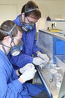 Experiment-Vorbereitung mit Staubproben