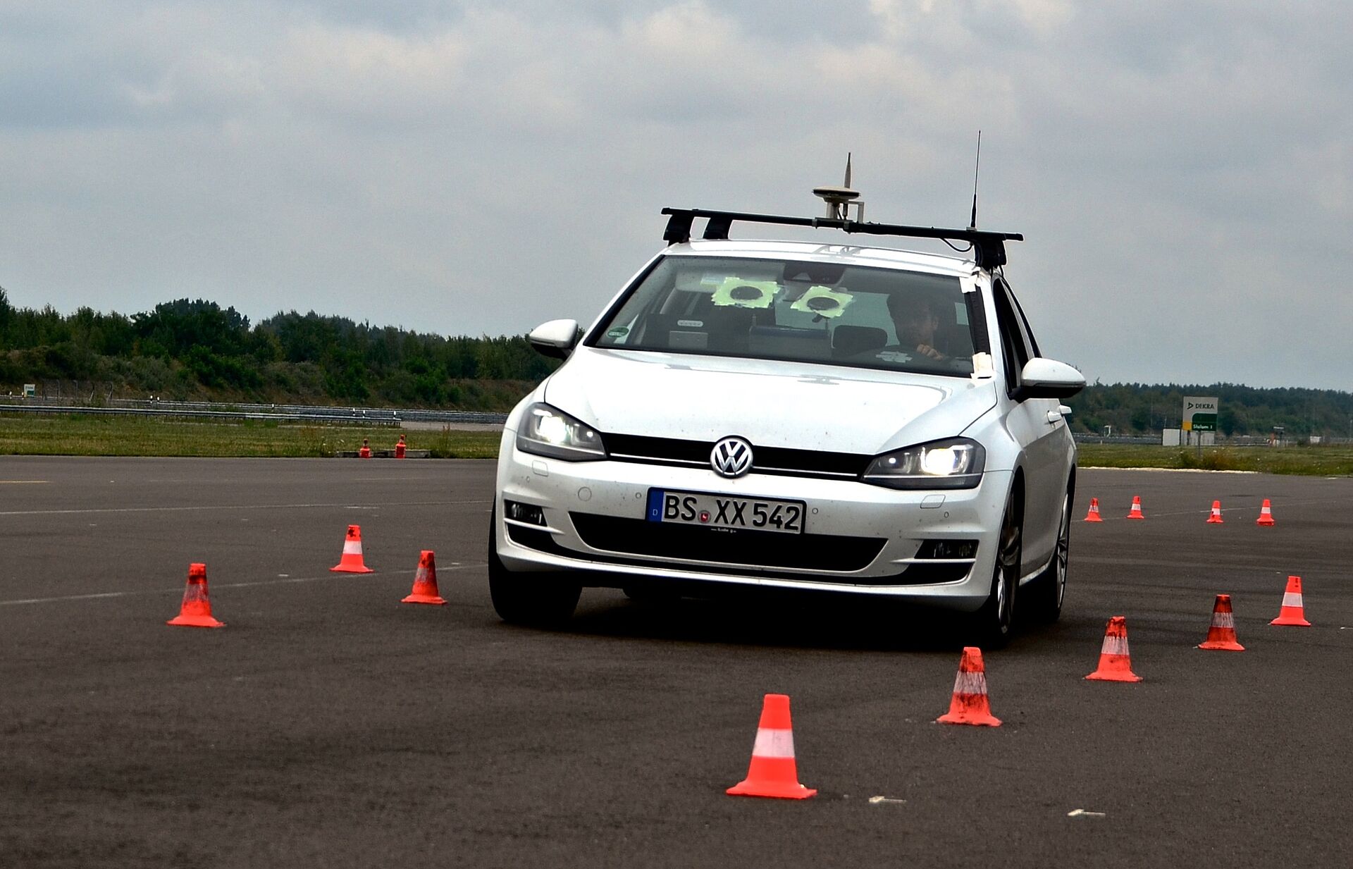 Weiterentwicklung einer Absicherungsfunktion für die Querregelung automatisierter Fahrzeuge