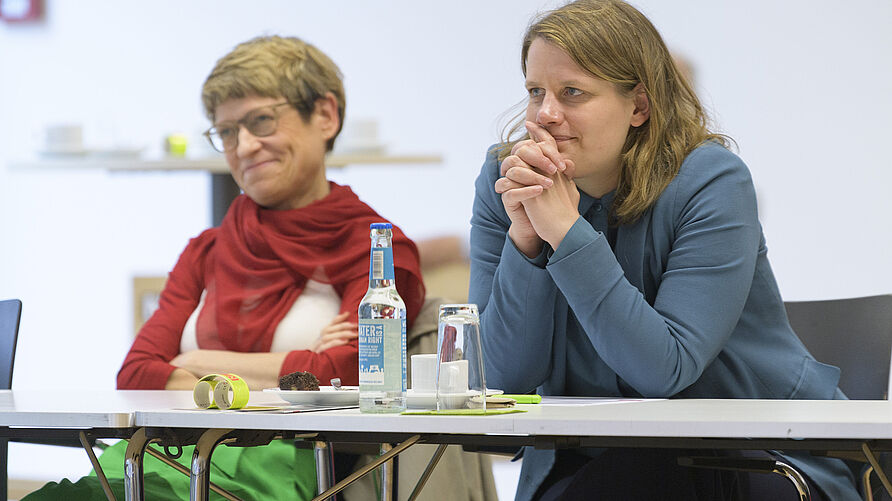 Besuch Ministerin Julia Willie Hamburg im NFF: Professorin Ittel neben Ministerin Hamburg