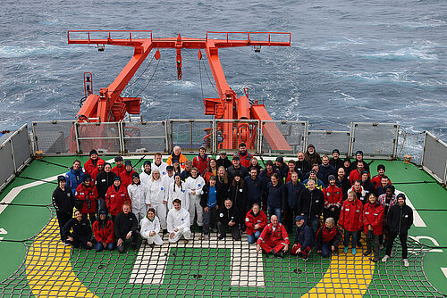 Die Expeditions-Mitglieder auf einen Blick: Wissenschaftler*innen und Crew-Mitglieder an Bord der „Polarstern“