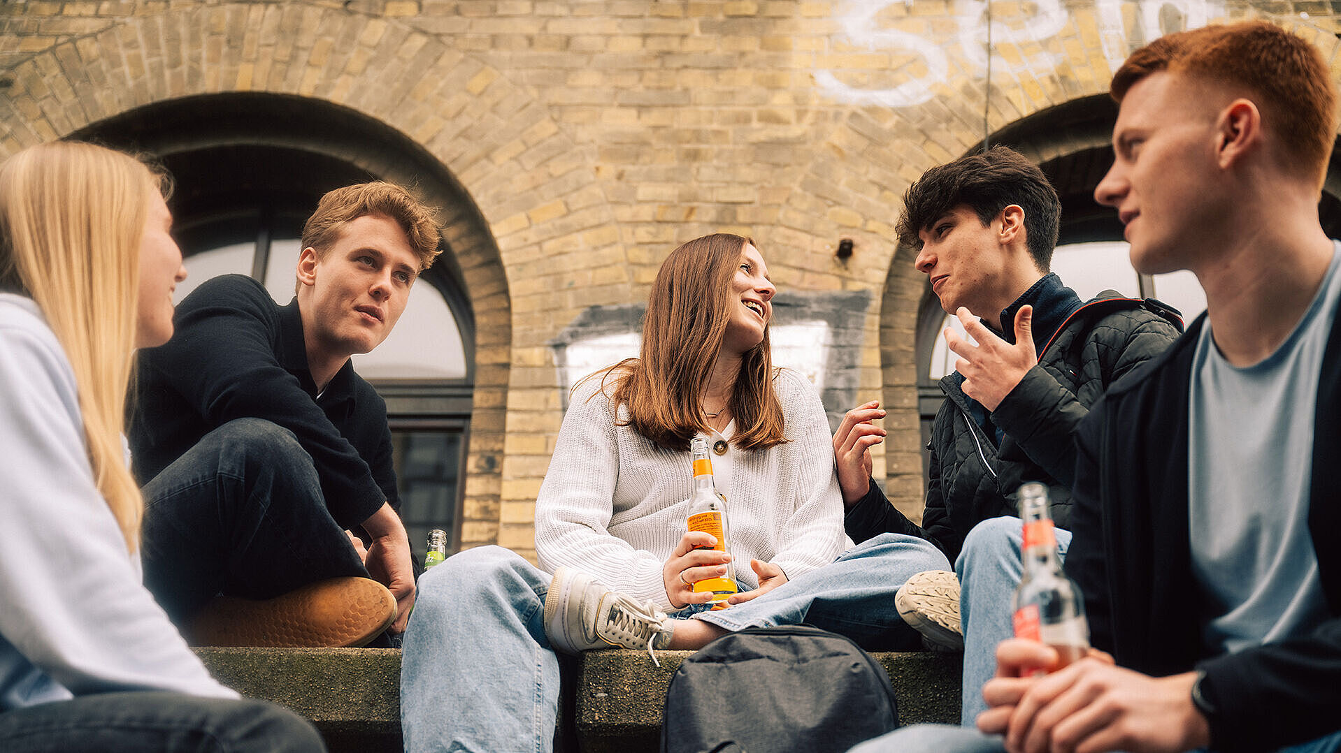 Studierende auf der Treppe des Grotrian