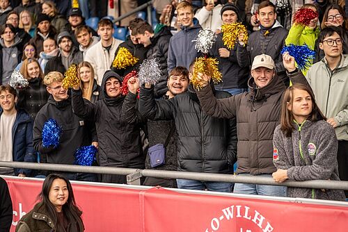 Gute Stimmung im Eintracht-Stadion bei der zentralen Erstsemesterbegrüßung 2024.