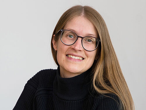 Dr. Leonie Heinze
