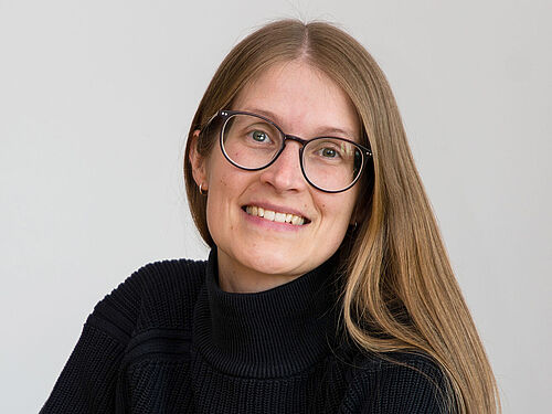 Dr. Leonie Heinze