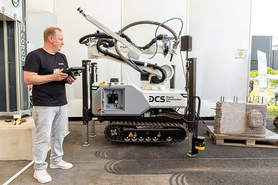 Auch die mobilen Roboter wurden bei der Eröffnung präsentiert. 