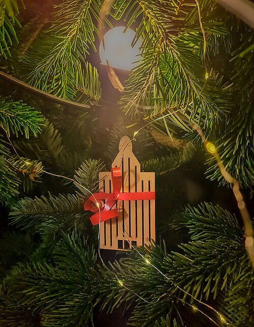 Haus der Wissenschaft als Weihnachtsanhänger im Weihnachtsabaum