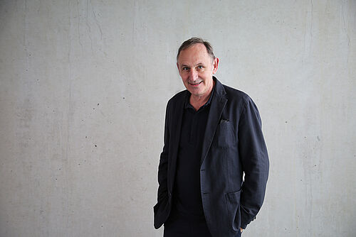 Prof. Volker Staab / IAD