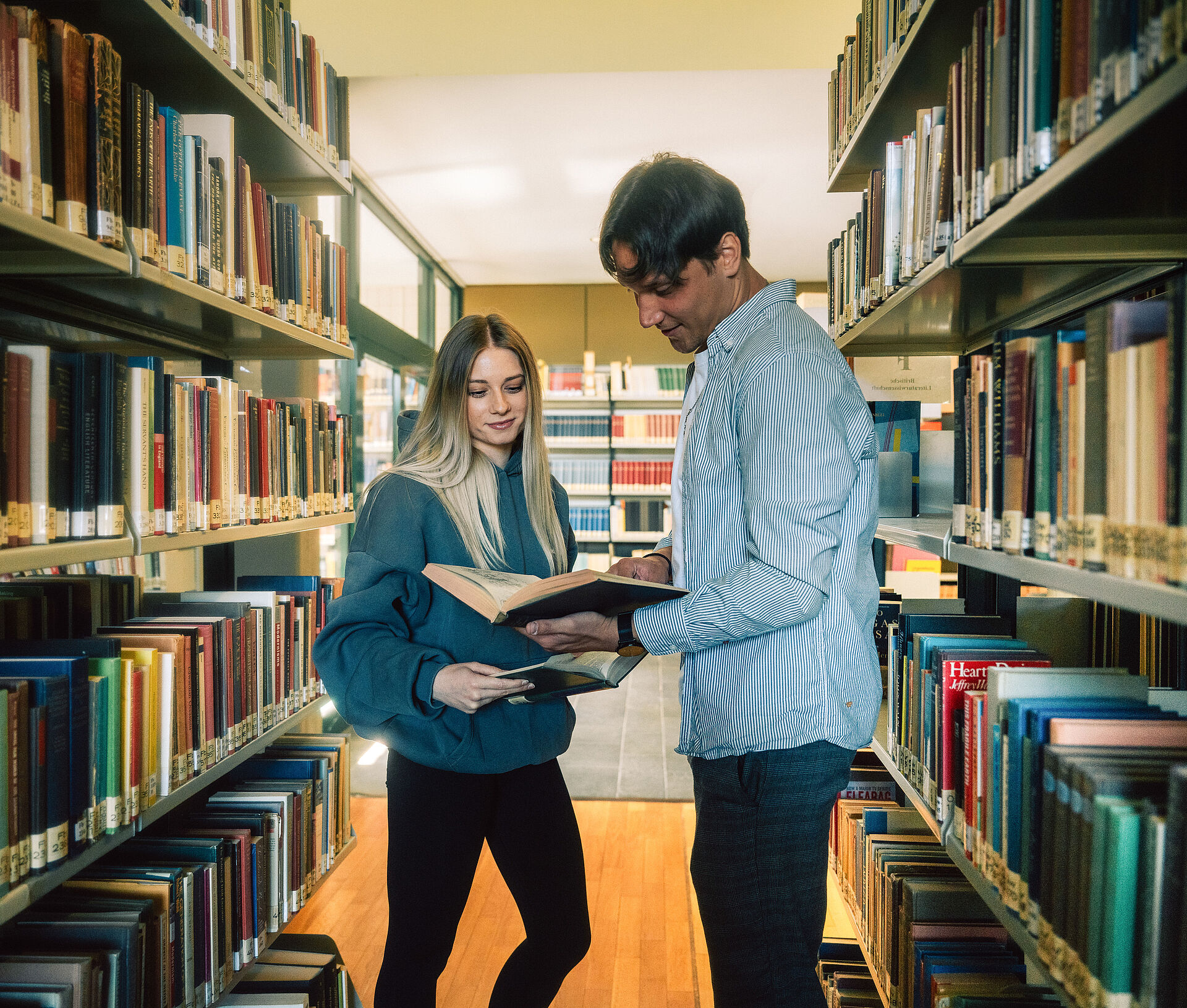 Studierende in der Bibliothek am Campus Nord