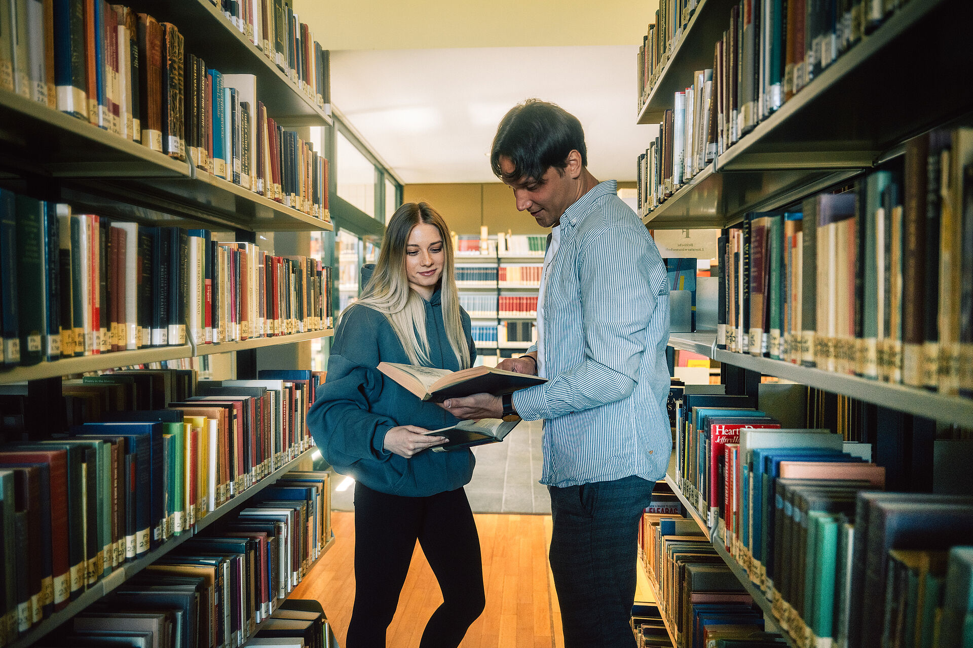 Studierende in der Bibliothek am Campus Nord