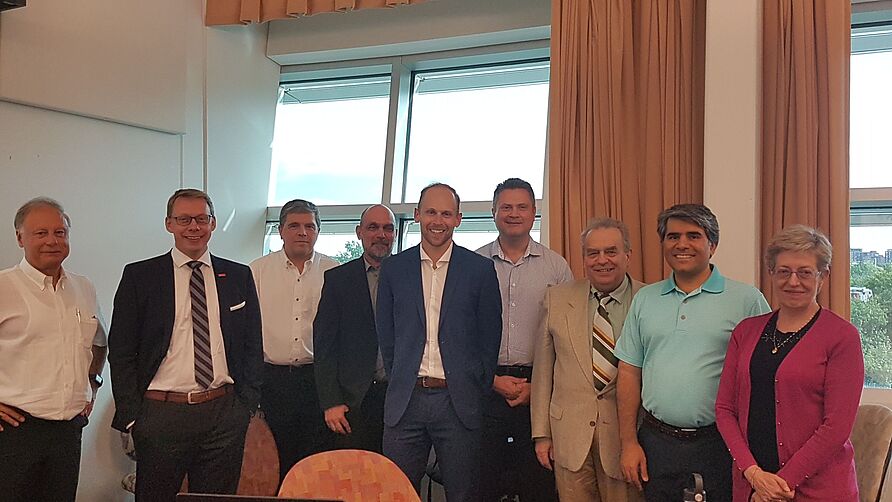 Bei der Verteidigung der Dissertation.