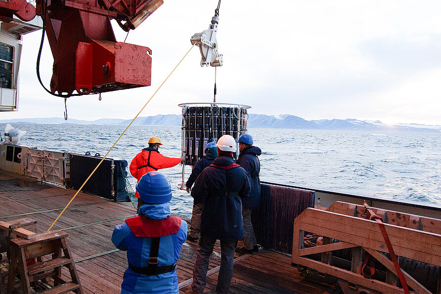 Ein Großteil der Proben wurden in der Fram Strait zwischen Spitzbergen und Nordost-Grönland genommen, wie hier auf dem nordost-grönländischen Schelf, wo die Wetter- und Eisbedingungen unerwartet gut waren.