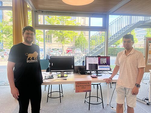M.Sc. Eike Trumann und M.Sc. Gia Bao Thieu beim HIT 2025