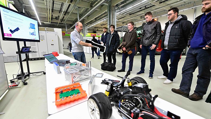 Infoabend für Studierende der Fahrzeugtechnik am NFF am 28.01.2026: Vorstellung Bauteil am IK