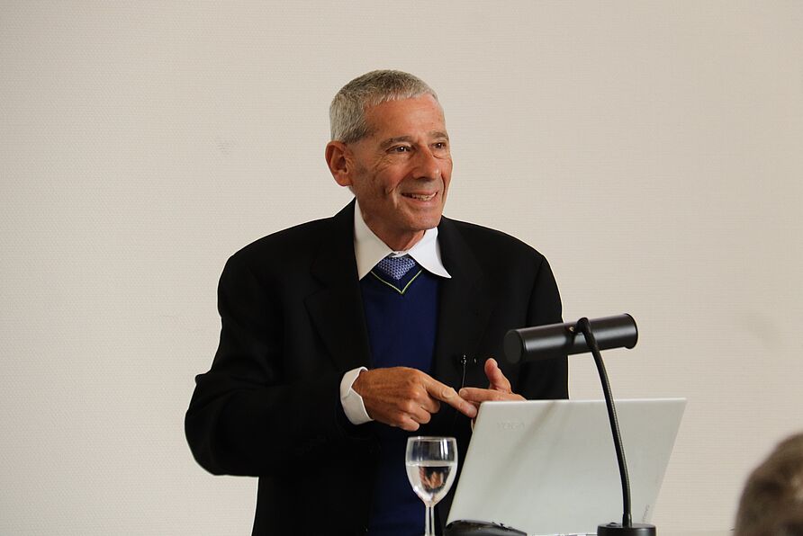 "Ensuring Infrastructure Survivability via High Fidelity FSI Runs" war der Vortrag von Dr. Joseph D. Baum, CEO Applied Simulations, Inc., McLean, Virginia, USA überschrieben.