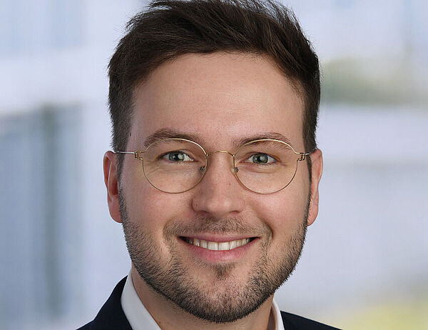 Portrait Lukas Heinrich