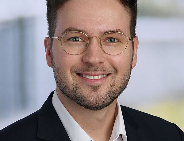 Portrait Lukas Heinrich