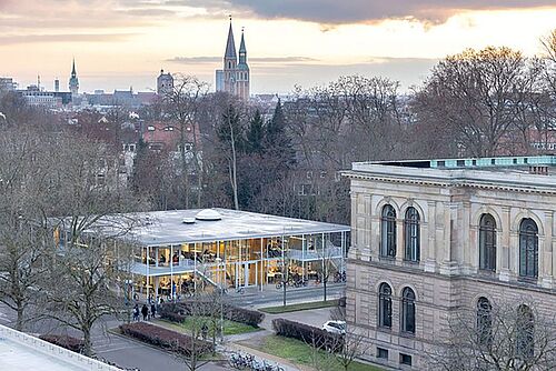 Das Studierendenhaus wurde im Rahmen des Deutschen Hochschulbaupreises 2024 mit einer Auszeichnung gewürdigt
