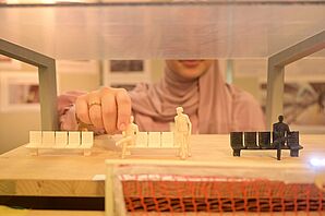 A safety net at railway stations should ensure greater safety