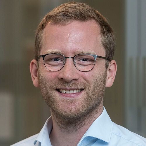 Das Foto zeigt Alumnus Paul Rabe.