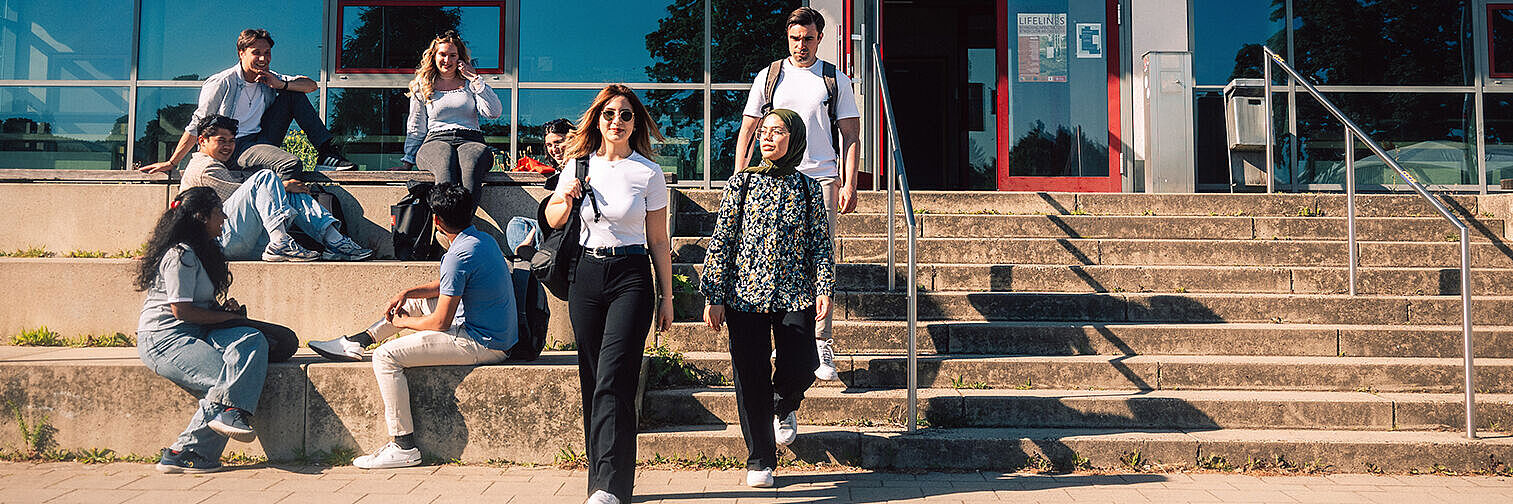 Studierende am Campus Nord 