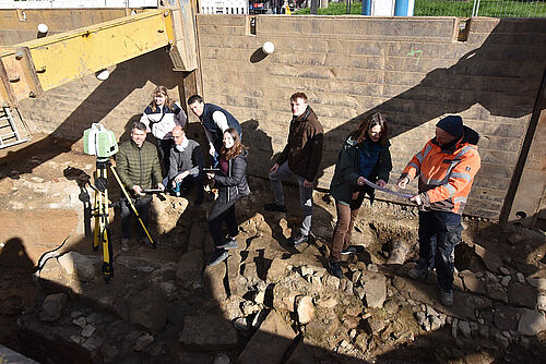 Die archäologische Bauforschung an der Mittelalterlichen Brücke in Hildesheim ist gestartet