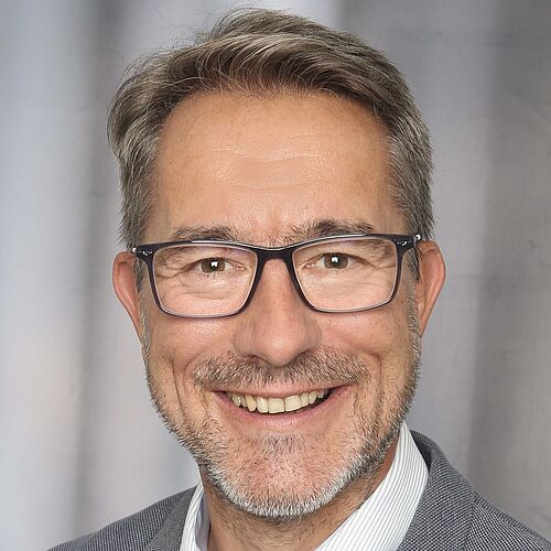 Das Foto zeigt TU Alumnus Matthias Vesper.
