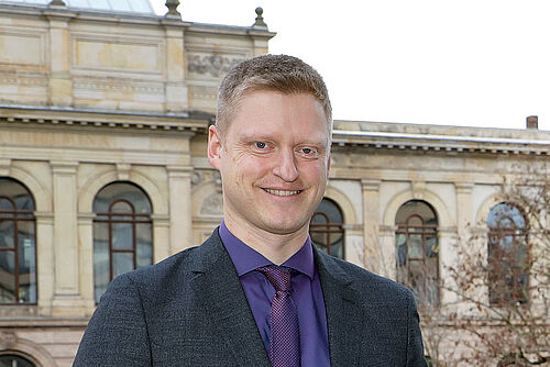 Professor Ralf Jänicke leitet das Institut für Angewandte Mechanik.
