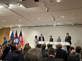 IMG_6738.JPG_Podiumsrunde