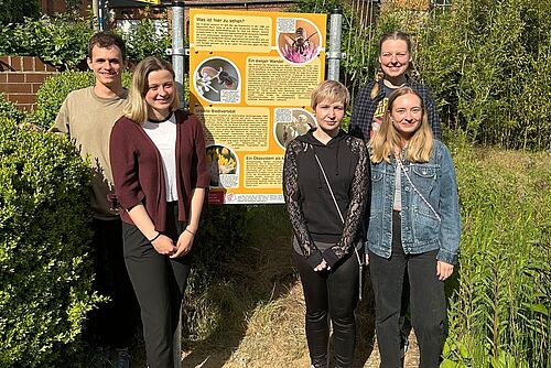 ein Teil des Projektteams „Das Biotop sichtbar machen"