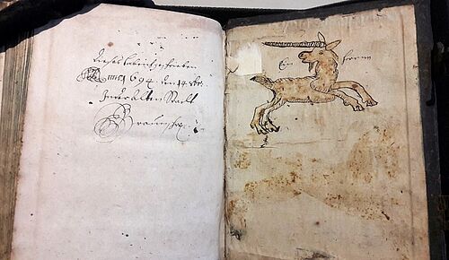 [Abb. 1] Einhorn-Zeichnung im „Artzneybuch, fast wunder köstlich…“ (1555),   Exemplar im Besitz der Herzog August Bibliothek Wolfenbüttel: Mf 131